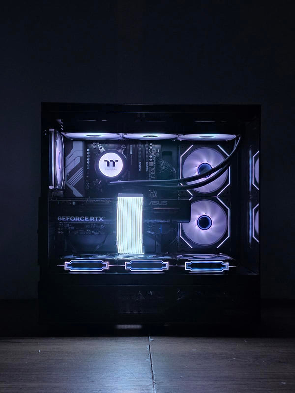 High-End|RTX 5070 Gaming PC┃Ryzen 7 7800X3D┃1TB NVMe┃32GB 5600MHZ