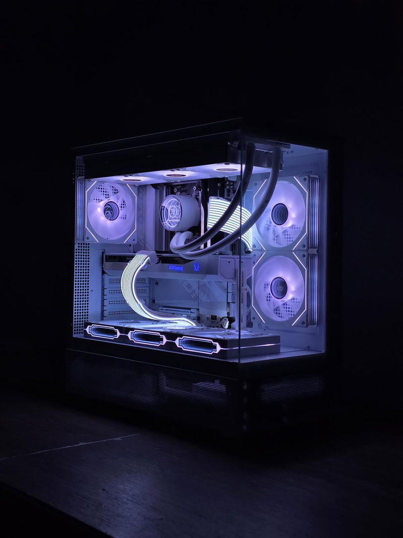 High-end|White RTX 5070 Gaming PC┃Ryzen 7 9800X3D┃1TB NVMe┃32GB 6400MHZ CL32